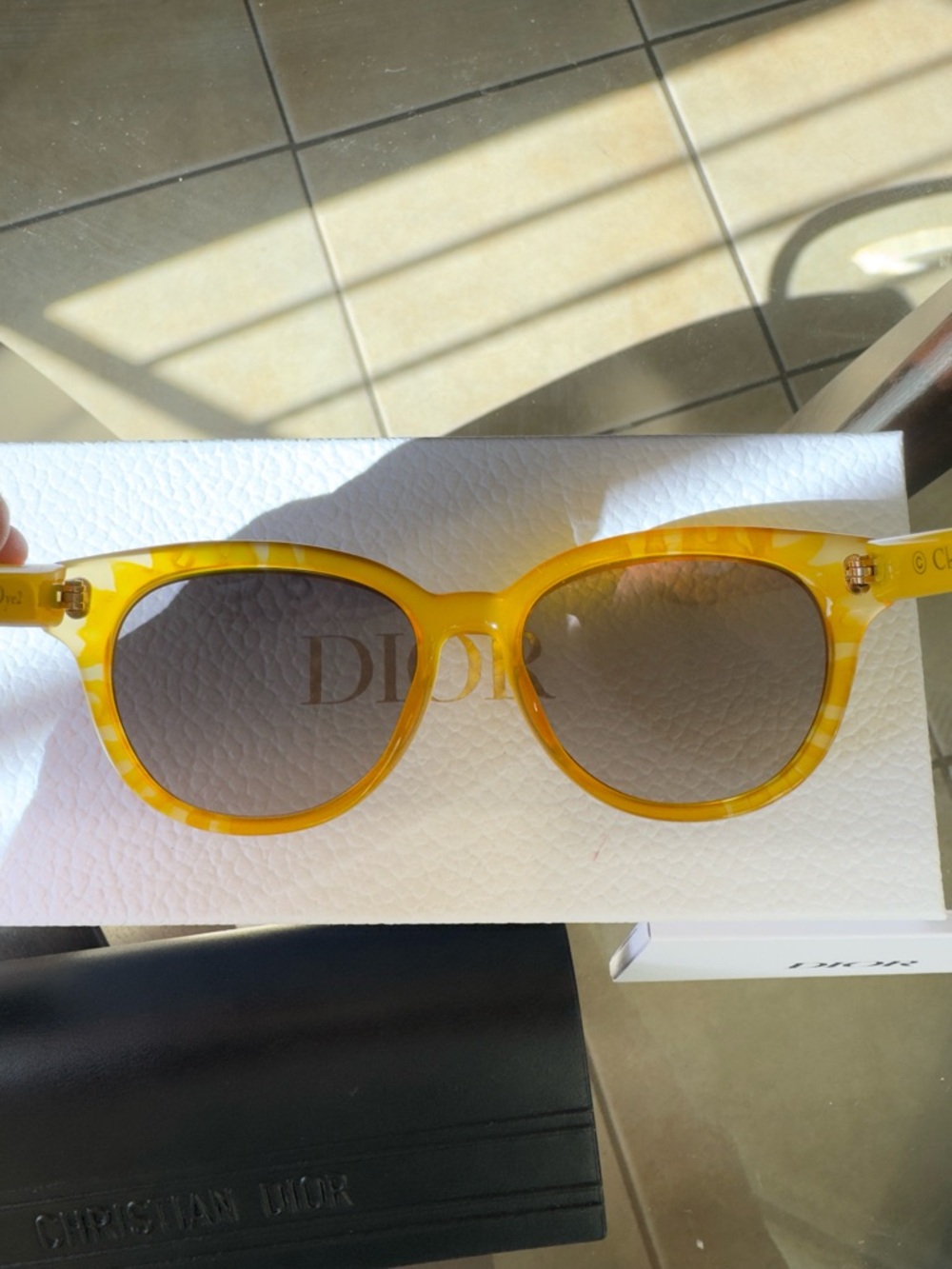 DIOR Yellow Sunglasses - Picture 5 of 9